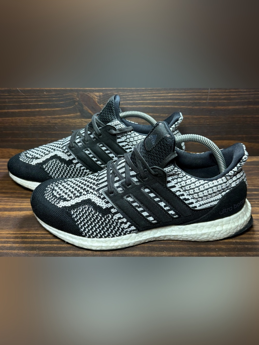 Adidas Ultraboost 5.0 DNA Women’s Size 9 Shoes White Black Athletic Sneakers